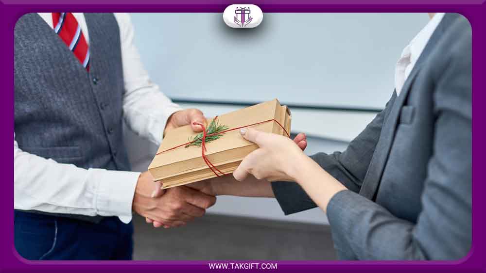اهمیت هدایای تبلیغاتی برای کارمندان بانک