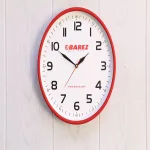 نمای روبه رو ساعت تبلیغاتی قرمز کد 237