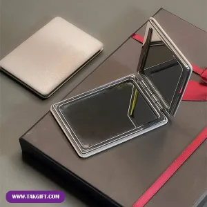 نمایی از آئینه تبلیغاتی