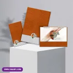 نمای روبه رو از تقویم رومیزی فراز