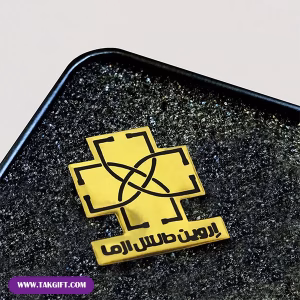بج سینه طلایی براق تبلیغاتی شرکت آورین آزما
