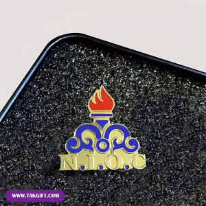 نمونه بج سینه شرکت نفت و گاز NIOS تبلیغاتی